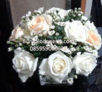 Bunga Vase Mawar Putih Di Jakarta Selatan 085959000628 Kode:bi-bv-19