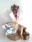 Handbouquet Mawar Merah+Chocolate+Boneka Di Tangerang 085959000628 Kode:bi-hb-19