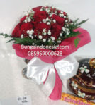 Handbouquet Mawar Merah+Chocolate Di Depok 085959000628 bi-hb-38