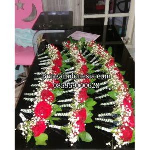 Toko Bunga corsage Mawar Merah Jakarta Selatan 085959000628 Kode : Bi-Corsage-06