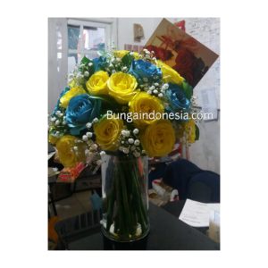 Bunga Vase Mawar Biru Mix Kuning 085959000628